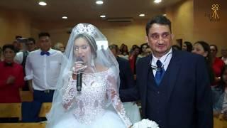 Novia camina al altar cantando YESHUA " IMPRESIONANTE" | FaliVisual Films 698964865