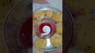 Suji ke vade recipe try it now || Zeenat cooking 92 #shorts