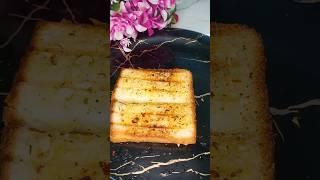 Easy Cheesy garlic bread at home  #recipe #viralvideo  #cheese #food #cooking #foodshorts #shorts