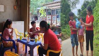 Duyen led the two children to eat and drink, Duyen gave Cuong a gift that Cuong loved it very much