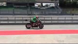 Nicky Hayden 2014 RCV practice start