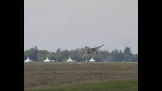 Su-35BM Crazy stunt landing  - MAKS 2009