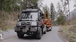 Kraftpaket Unimog U 530 als Sattelzugmaschine in der Tiroler Holzlogistik