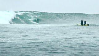 PADDLE ATTEMPT AT EERIE OUTER REEF WAVE ON 5-PERSON SURFBOARD!