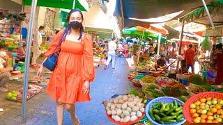 CAMBODIAN MARKET TOUR, Daily Lifestyle activity Of Khmer People buying food 9 AM