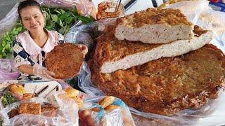 bánh mì chả thịt chiên 13k chả nhiều ăn không hết bán cho người lao động trên vỉa hè Sài Gòn