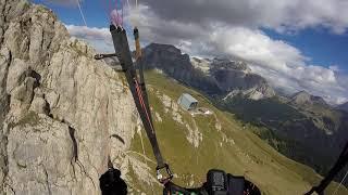 Col Rodella paragliding top landning in the Dolomites