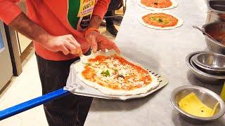 THE BEST ITALIAN PIZZA STREET FOOD IN NAPOLI - PIZZA A PORTAFOGLIO TARALLERIA NAPOLETANA