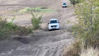 Mitsubishi Pajero 4 3.8 on Heavy Diagonal-ed Hill