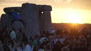 'You feel alive': tens of thousands celebrate longest day of year at Stonehenge | AFP
