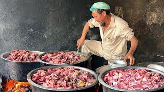 GIANT SIZE ROSH MEAT PREPARED | PESHAWARI DUM PUKHT ROSH RECIPE - PAKISTAN NON VEG STREET FOOD