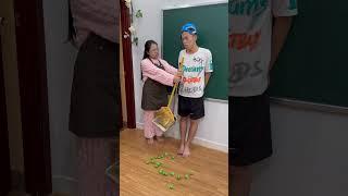 LNS - Bài ca dọn nhà của mẹ và con trai || Sweeping song cover #shorts