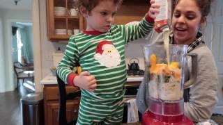 GREENBLENDER SMOOTHIE // Vlogmas Day 21, SMOOTHIE DAY WITH JAMES