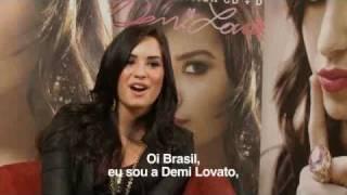 Demi Lovato says: "Hey Brazil!!" And Shows Off Her Beautiful Smile