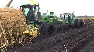 Maïs 2011 | Fendt 612 duwt de Jd 6910 met 2x dubbellucht door de modder | Cat D65 om te slepen | Wet