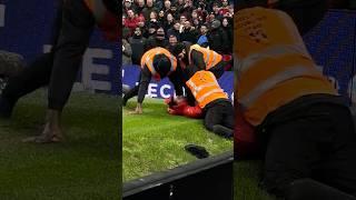 Crazy Pitch invader vs Security at Old Trafford #manunited