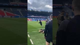 Adeyemi‘s trick shot  & Hummels‘ reaction 