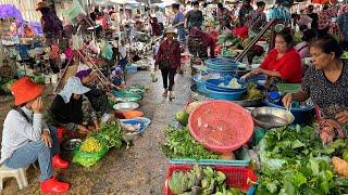 Cambodian Wet Market In The Morning - Daily Lifestyle Of Khmer People Buy Some Food In Wet Market