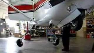Cessna 182RG / R182 gear retraction