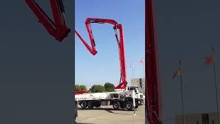 Robot man's "show your skills"! Truemax 49m four bridge concrete boom pump truck #TruckMountedPump