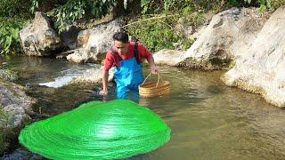 Wow! Surprise riverside trip, girl accidentally gets giant clam, pearl shines to witness miracle