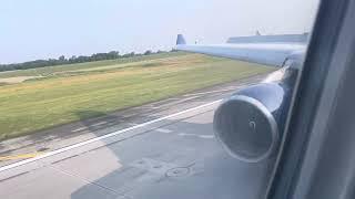 Delta A332 Lands in Detroit