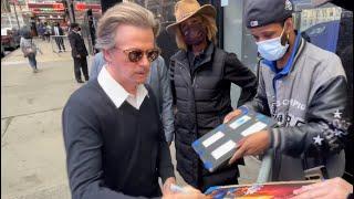 You Must Be Kidding Me: Comedian David Spade Calls Out Autograph Collector at GMA in NYC #humor