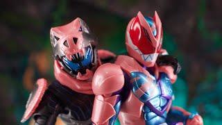 S.H. Figuarts Kamen Rider Revi + Vice Kamen Rider Revice Review