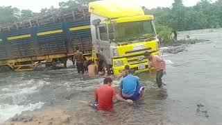 Timber exploitation is difficult on days of heavy rain