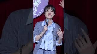 请问：视频中的男孩都有几处bug #混幽默圈的莹莹 #波波笑剧场 #演出现场 #观众搭茬 #辽阳