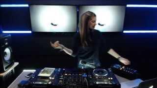 Sonya - Live @ Radio Intense 08.04.2015