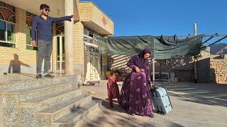 The shopkeeper's son's conflict with his aunt for the aunt's opposition to selling the car