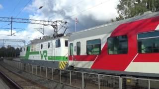 Finnish Sr1 electric locomotive with reserve set train in traffic!