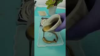 Pouring #meyspringpigments Gilded Gold metallic pigment for abstract #resincoasters by @resinista