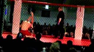 Dom McGee's first pro mma fight round 2