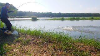 Live Fish With Whistling Feet, Who Wouldn't Be Addicted To Fishing Like This?