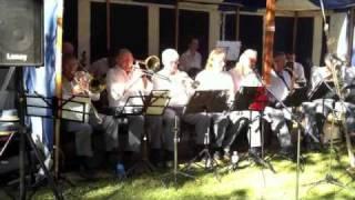 Deniliquin Swing Band perform 'When Irish Eyes Are Smiling"