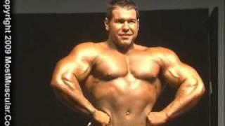 Bodybuilder Steve Kuclo guest posing