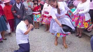 El pequeño Gigante bailando con las Chicas Chocolate //  Purito Canipaco - Huaylas al Rojo vivo