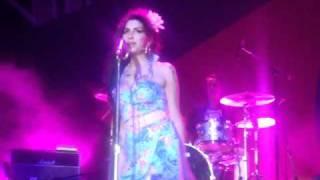 Amy Winehouse - Me & Mr. Jones (Rio de Janeiro 11/01/2011)