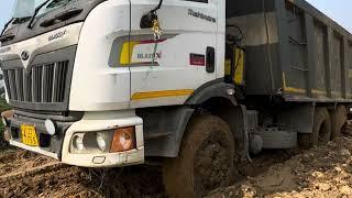 Mahindra Blazo 10 wheeler 6x4 tipper stuck in mud