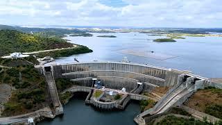 Barragem do Alqueva, o maior lago artificial da Europa, fica em Portugal