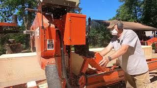 Stressed Logs and Straight Grain Sawing