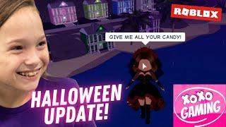 TRICK or TREATING in New Royal High HALLOWEEN UPDATE !!!