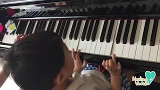 Learning the Piano Through Games 從簡單遊戲學習彈鋼琴