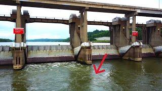 This Ohio River lock was loaded with fish (June Catfishing)