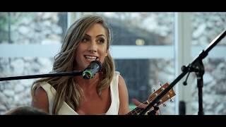 Irish bride sings wedding speech with ukulele