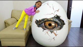 What's Inside the Dinosaur Egg! Fun Adventures for Kids with Sofia