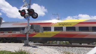 Brightline With A Hybrid K5LA Horn? Passenger Trains From West Palm To Boynton 5-10-22