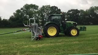 Инжекторное внесение удобрений по многолетним травам. Grassland injector with umbilical hose system.